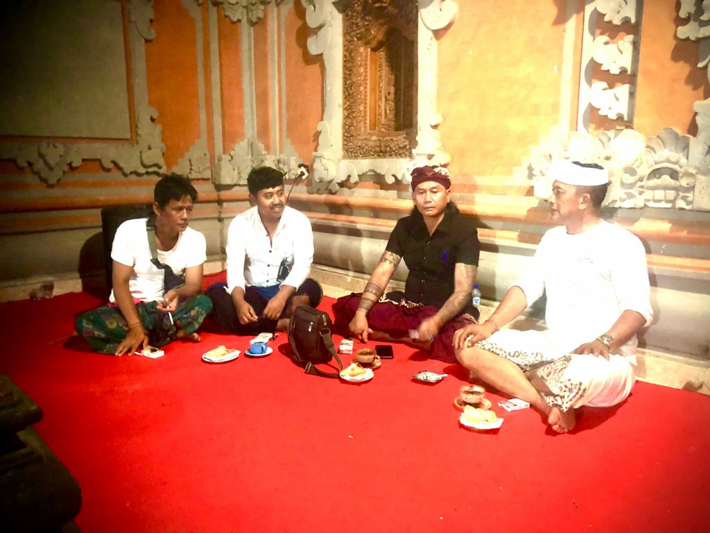 Perbekel Petang Menghadiri Karya Atma Wedana I Gusti Putu Puja di Br Lipah,Desa Petang